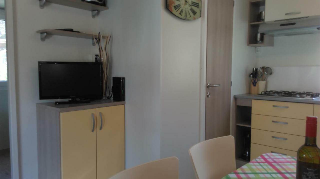 Mobile Home Cinzia Pula Exterior photo